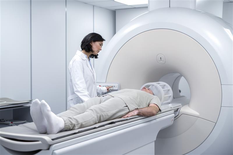 Tầm soát ung thư sớm có ý nghĩa gì? Đối tượng nào nên tầm soát sớm? 4 CT scan là phương pháp chẩn đoán hình ảnh thường được sử dụng trong tầm soát