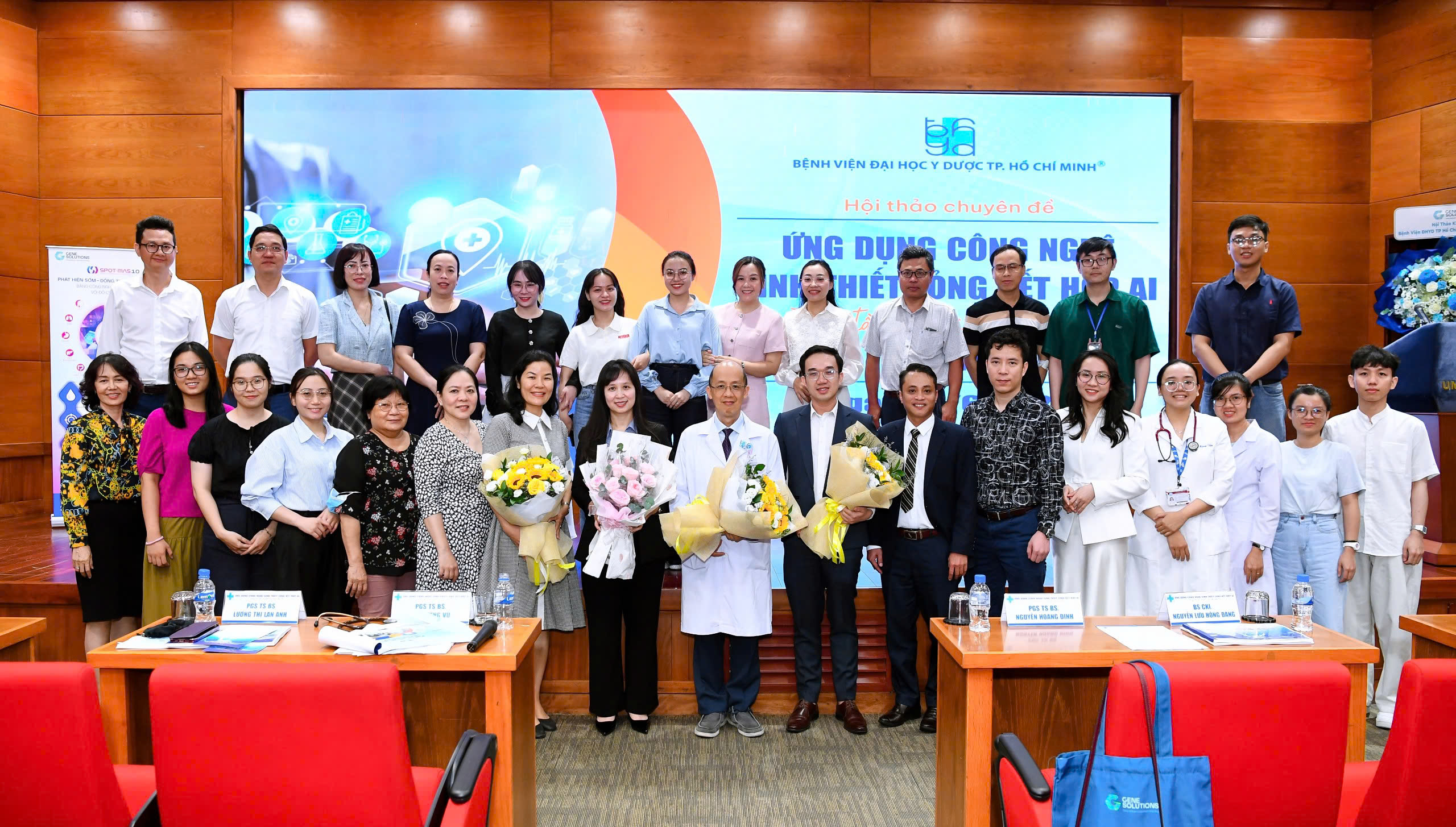 Toàn cảnh buổi hội thảo khoa học