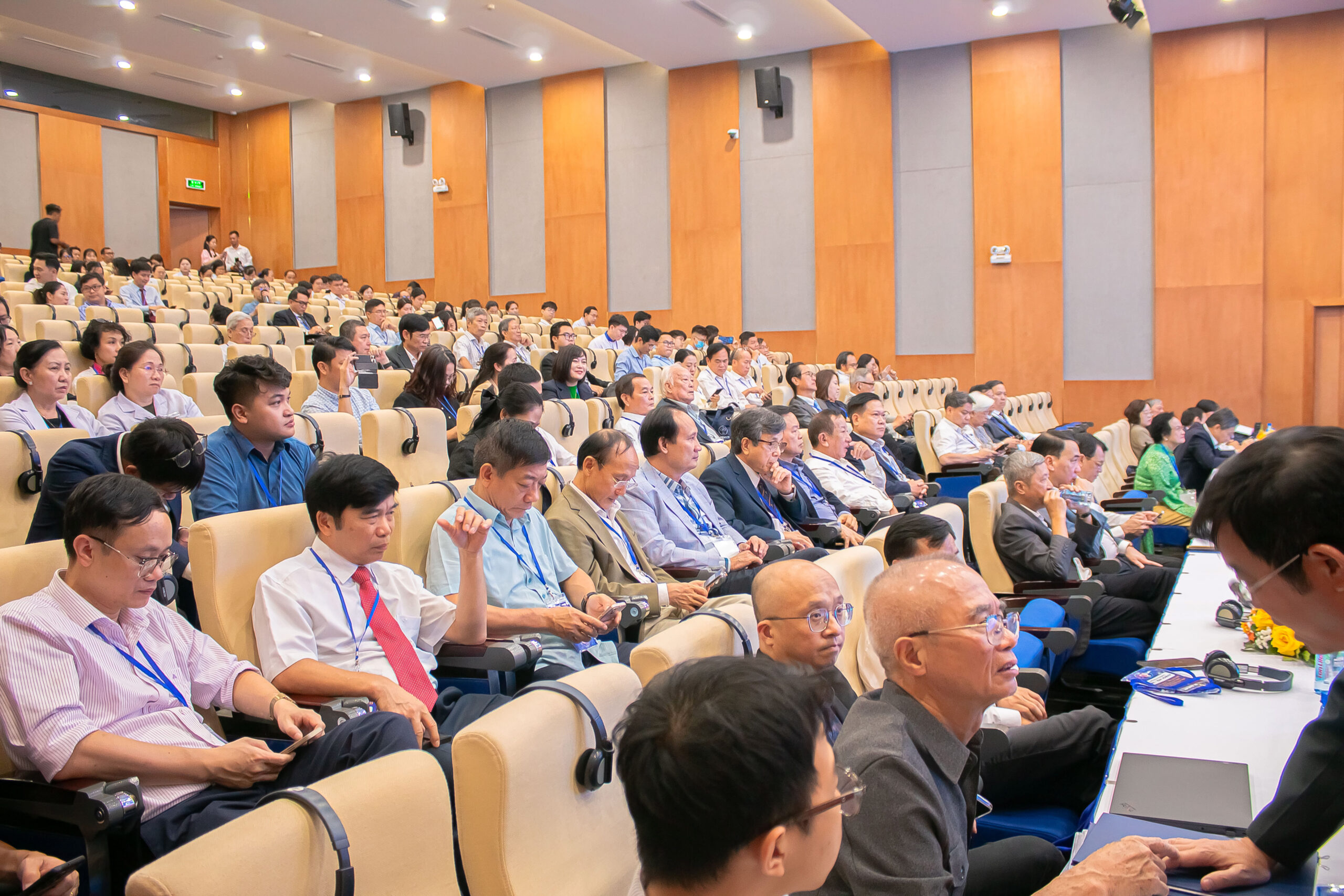 Gene Solutions đồng hành cùng Hội nghị Khoa học Thường niên Hội Miễn dịch Trị liệu Ung thư Việt Nam lần II – 2025 4 Hình ảnh tại Hội trường