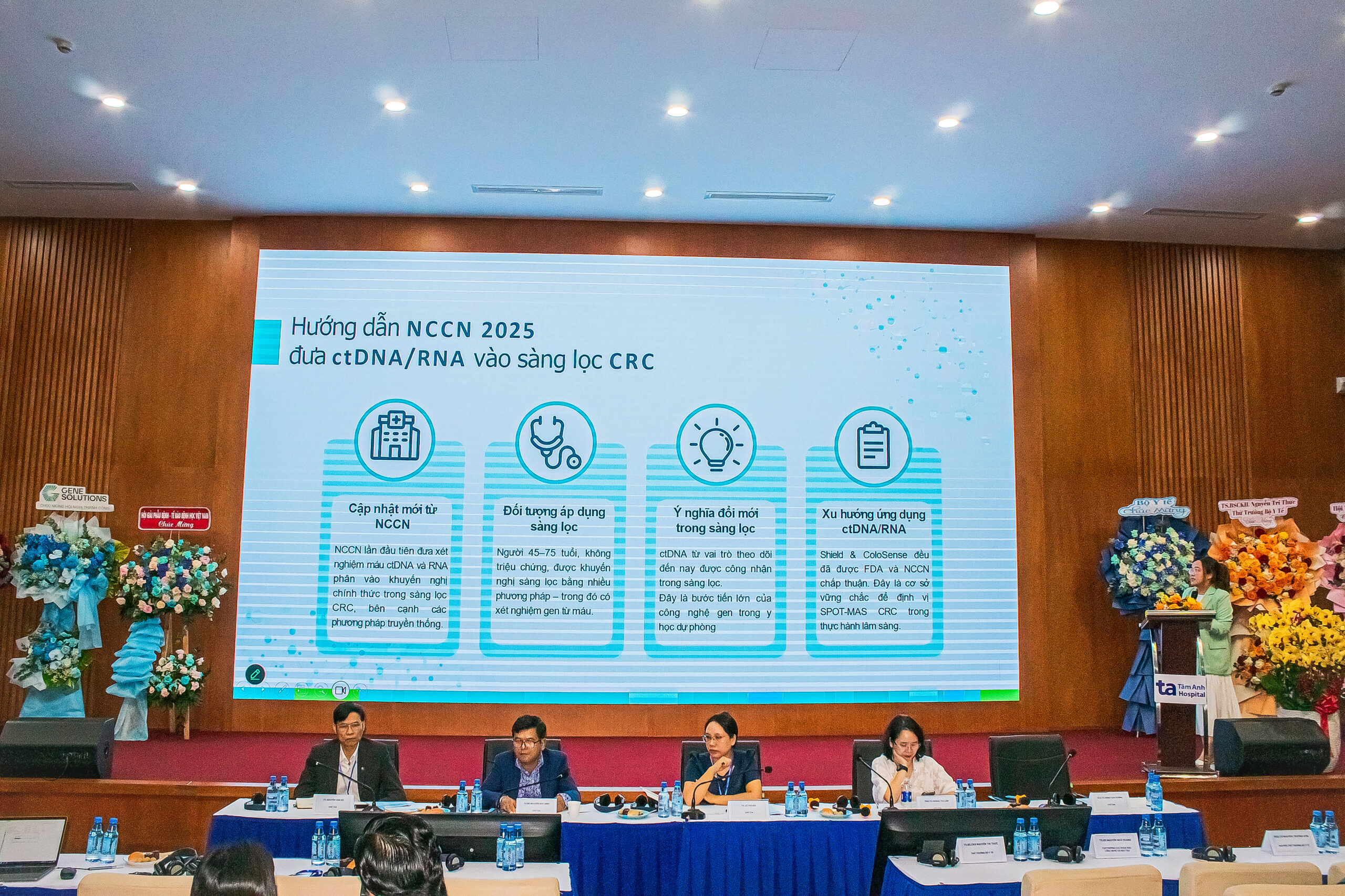 Gene Solutions đồng hành cùng Hội nghị Khoa học Thường niên Hội Miễn dịch Trị liệu Ung thư Việt Nam lần II – 2025 8 TS.BS Nguyễn Duy Sinh trong vai trò là chủ tọa trong phiên “Sinh học phân tử”