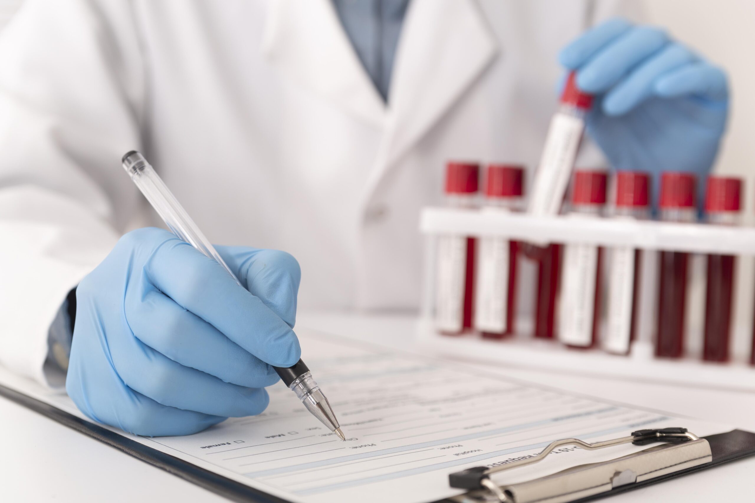 Xét nghiệm tầm soát sớm ctDNA được thực hiện thông qua mẫu máu