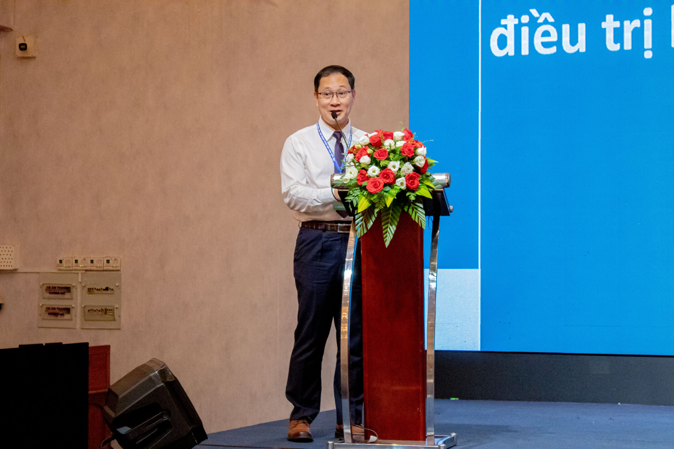 TS.BS Lê Bá Thảo trình bày báo cáo về ctDNA tại chương trình