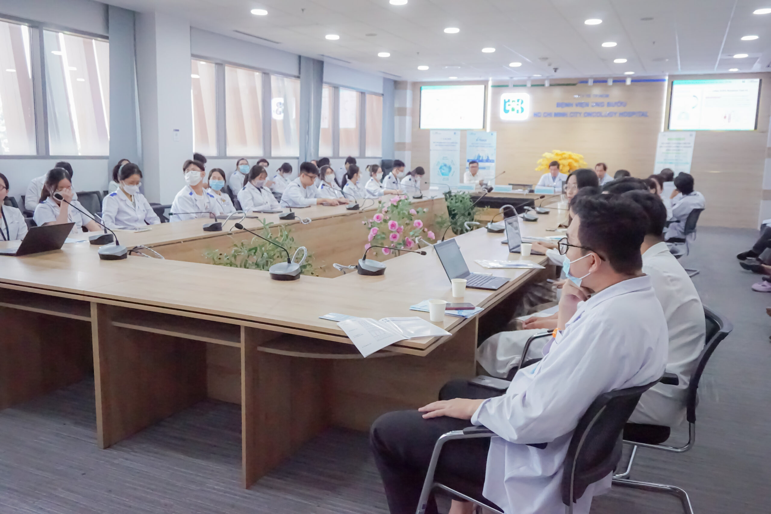 Hội thảo khoa học: "Cập nhật toàn cảnh điều trị ung thư phổi không tế bào nhỏ - ESMO Highlights" 10