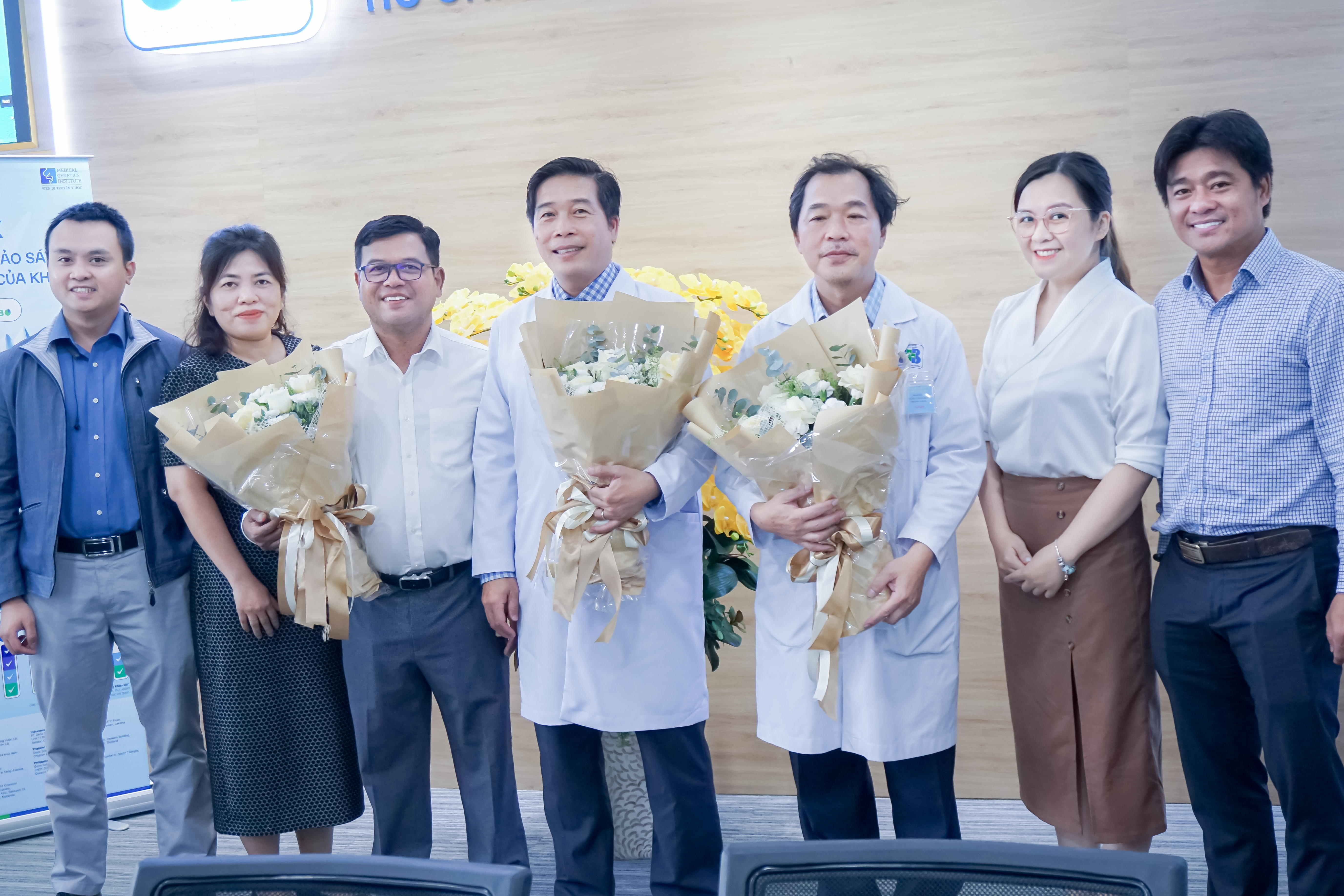 Hội thảo khoa học: "Cập nhật toàn cảnh điều trị ung thư phổi không tế bào nhỏ - ESMO Highlights" 15 Hội thảo khoa học: "Cập nhật toàn cảnh điều trị ung thư phổi không tế bào nhỏ - ESMO Highlights" 14