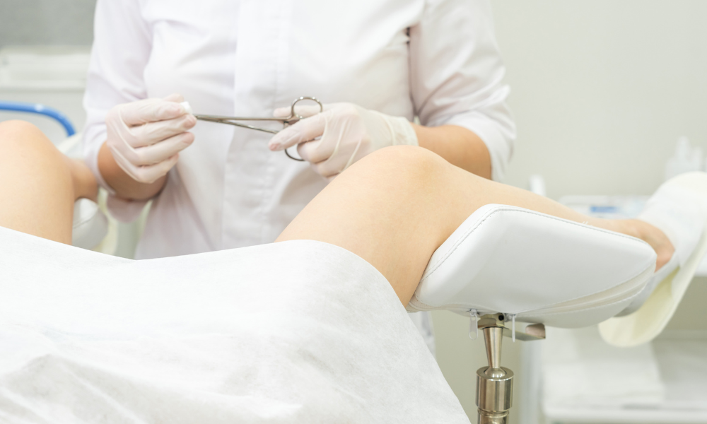 Kinh nguyệt kéo dài phải làm sao? 7 việc phụ nữ nên làm ngay để bảo vệ sức khỏe 3
